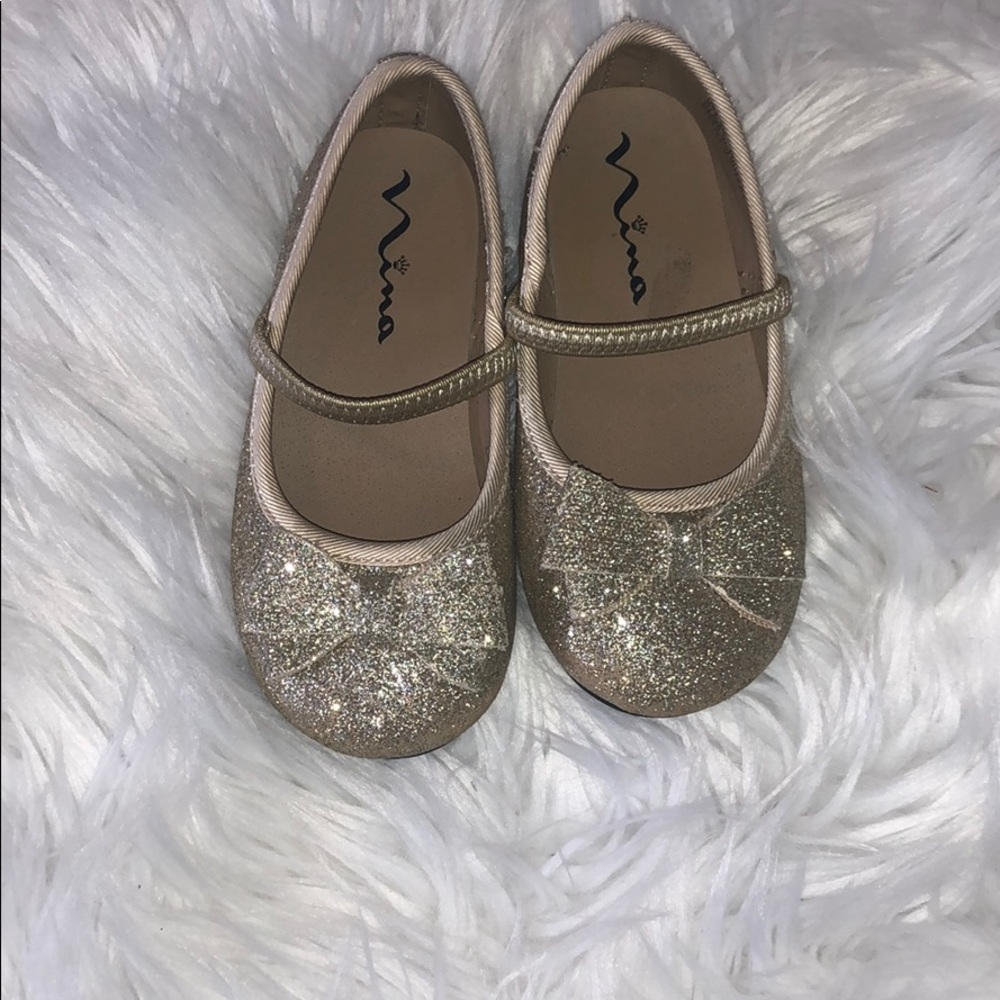 Gold glitter toddler girls shoes Size 8